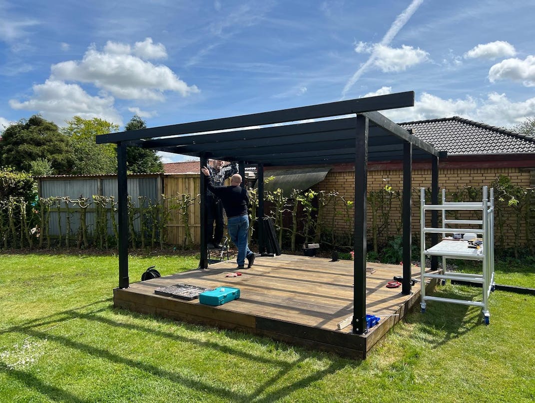 Fra sandkasse til overdækket terrasse Fra sandkasse til overdækket terrasse